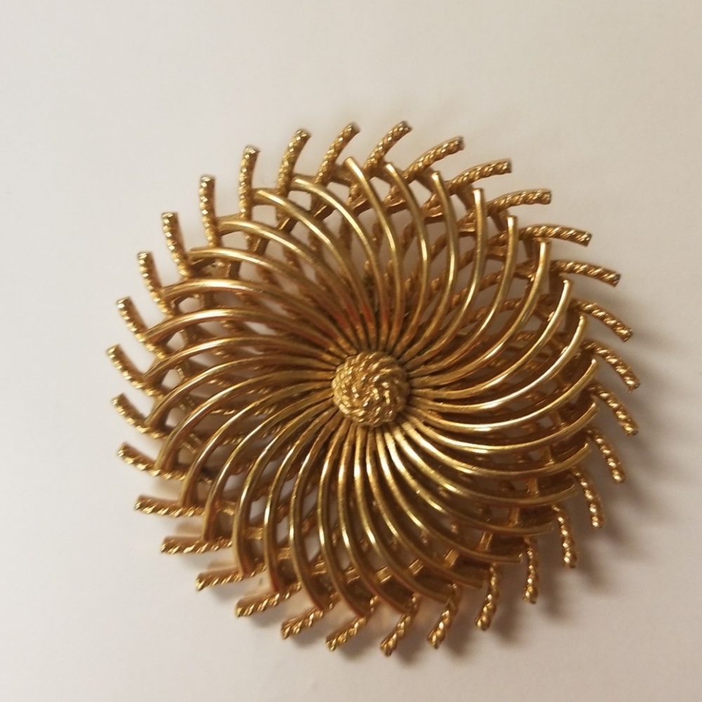 Vintage 50s Trifari Brooch